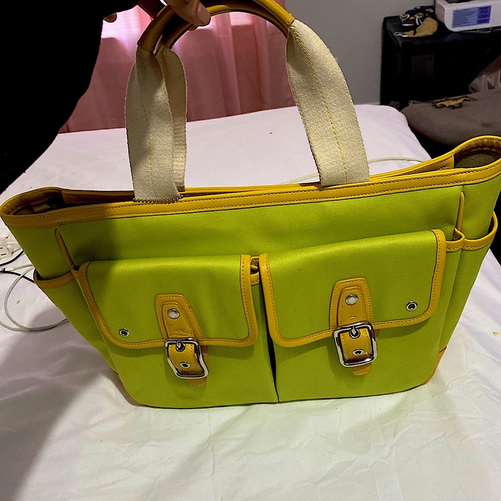 AUTHENTIC COACH HANDBAG 👜